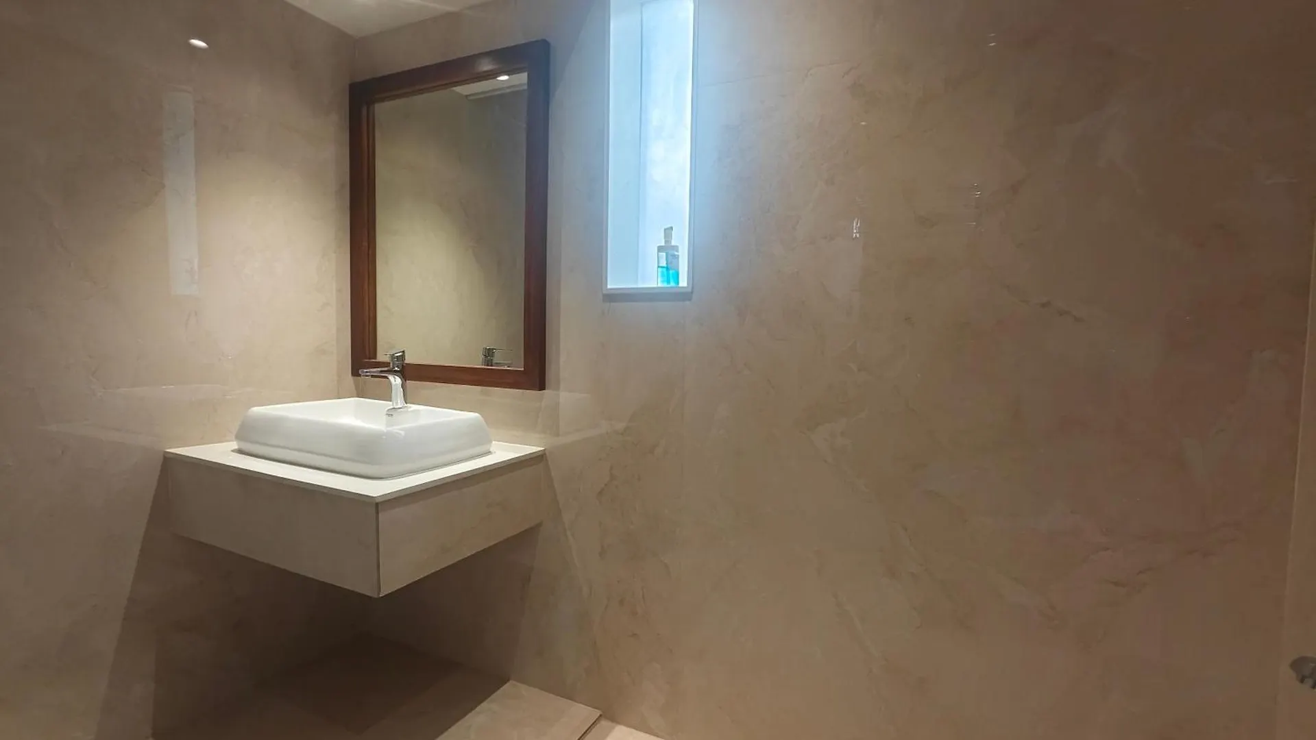شقة Gulzar 1Bhk Service Apartment, كانور الهند