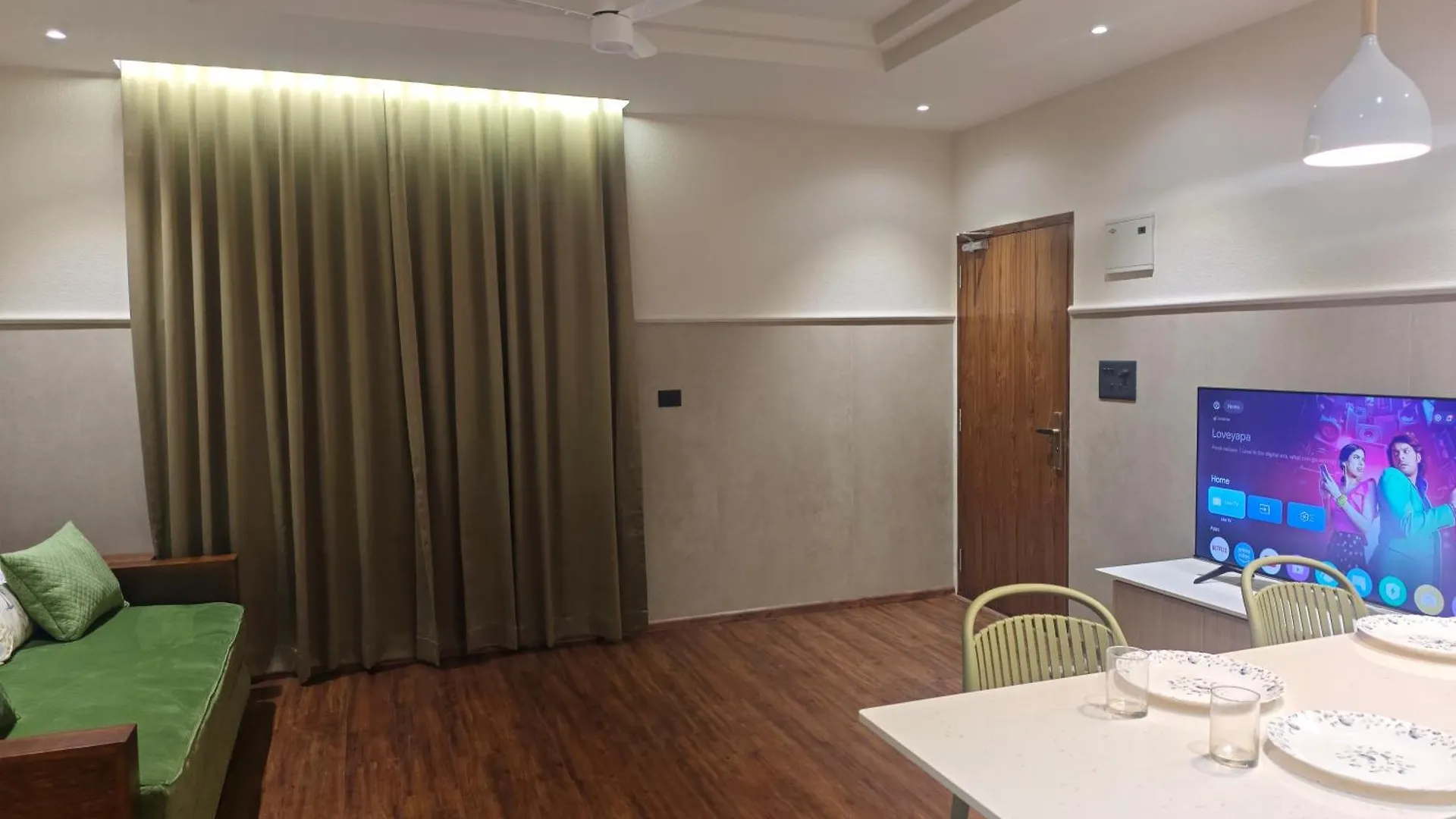 شقة Gulzar 1Bhk Service Apartment, كانور